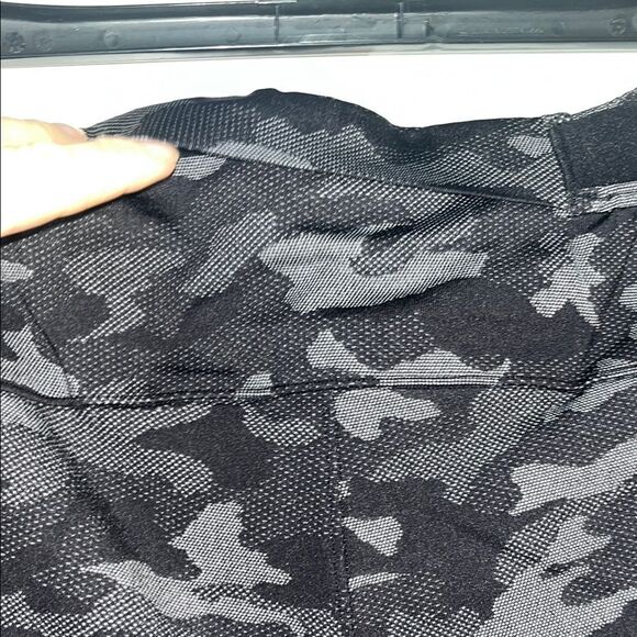 Lululemon Surge Short *Liner 6" Size M - Picture 10 of 15